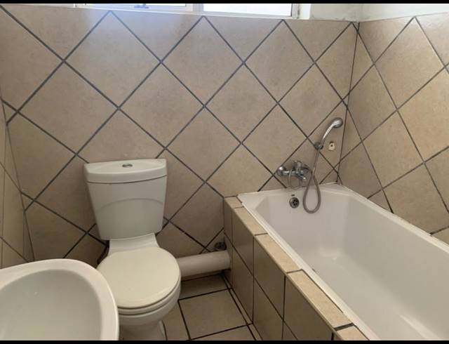 2 BEDROOM PROPERTY TO RENT IN VANDERBIJLPARK SE 4